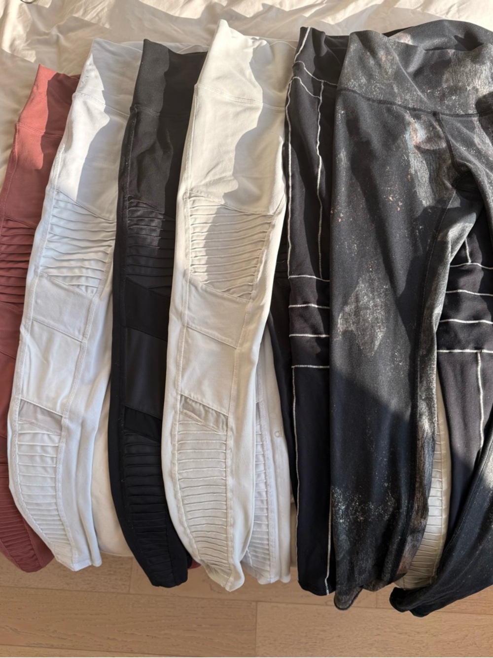ALO Yoga Leggings  - Black, Beige, lilac, Mauve - assorted colors